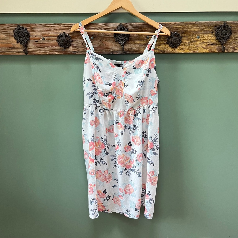 Torrid Ivory Floral Challis Tank Top Smocked Back Pockets Size 3 3X 10799828 NEW